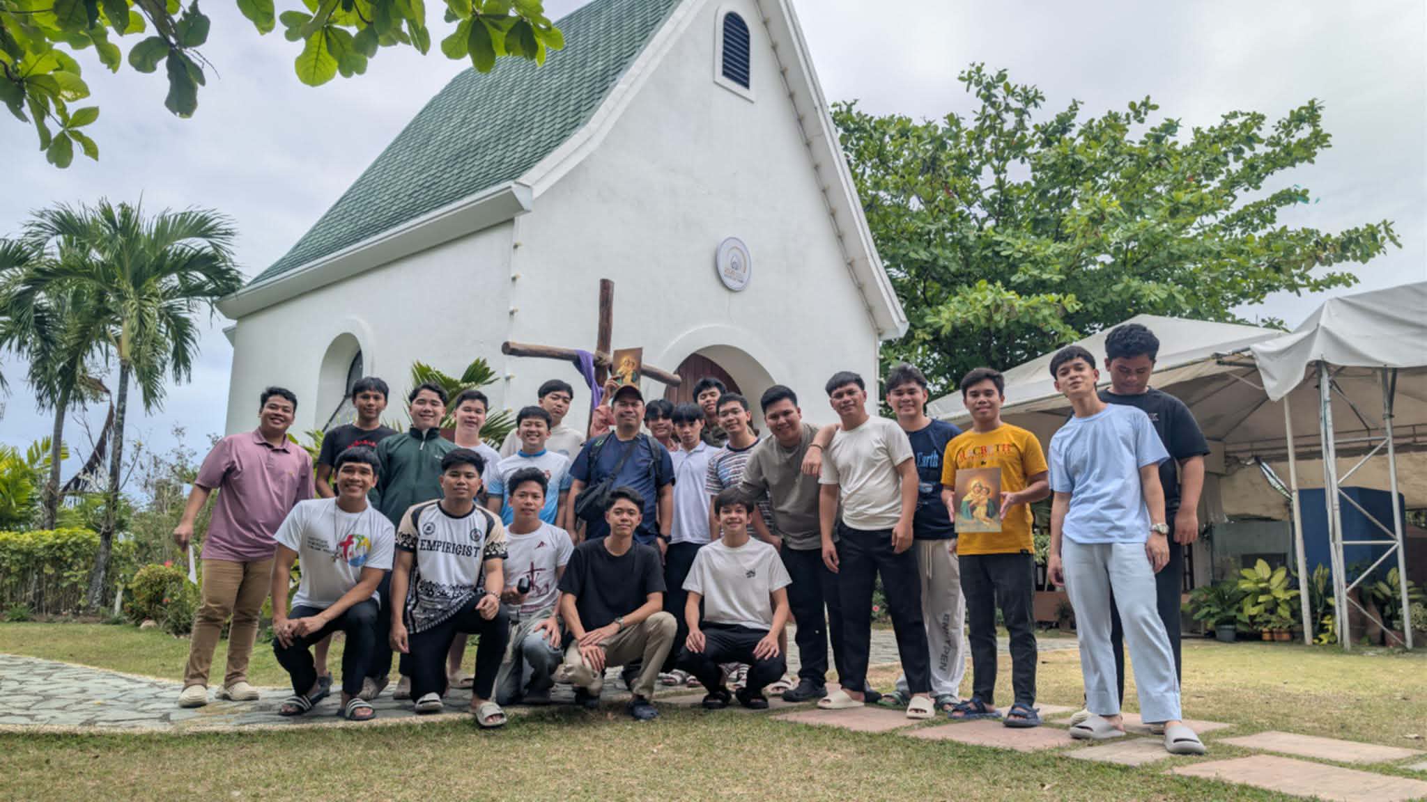 College and Senior High Seminarians Gather for Retreat
